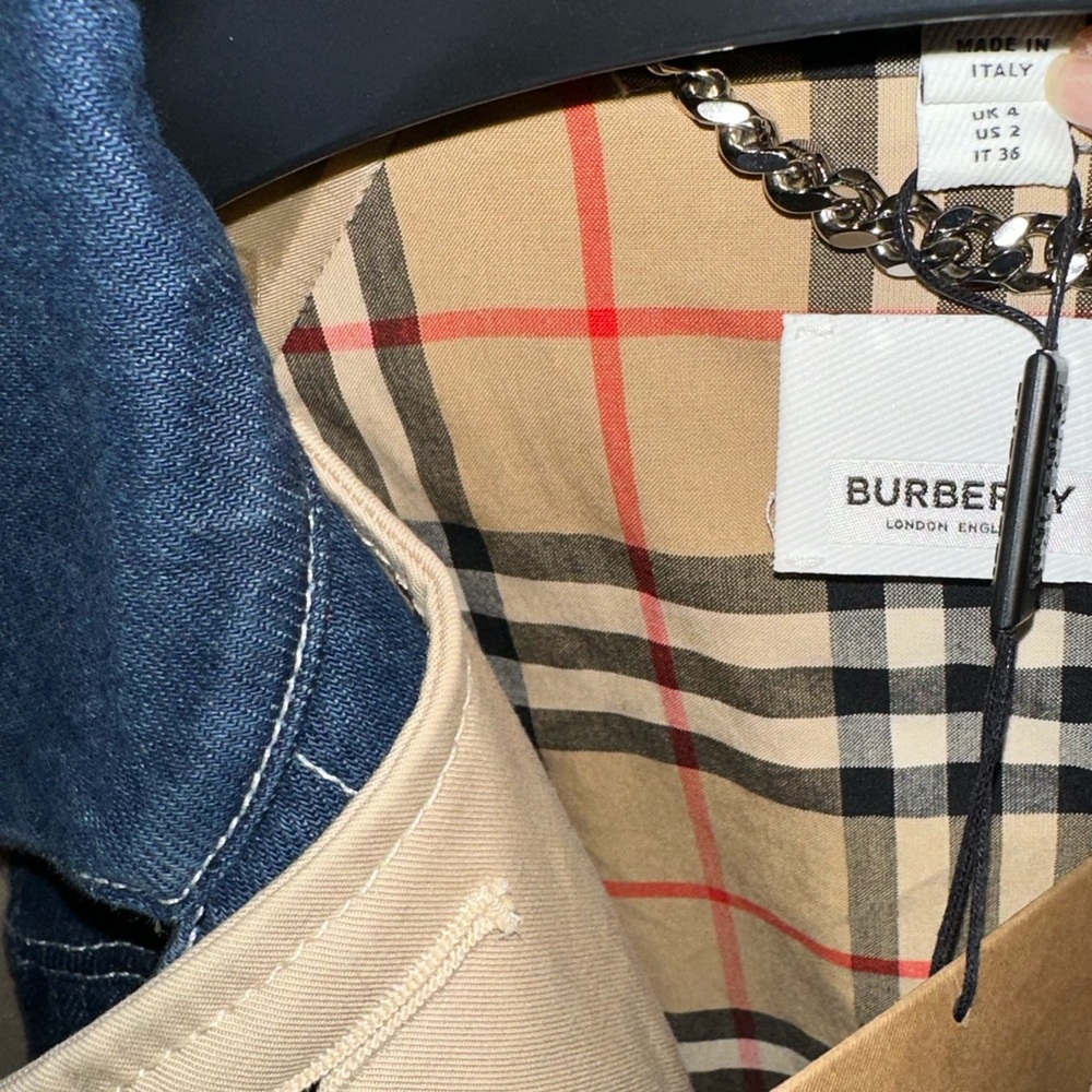 Burberry SS21’ Runway Trench Coat with Denim Detail - Picture 7 of 15
